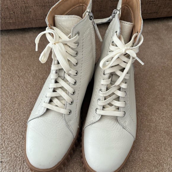 Clarks ladies Thornhill - lace up ankle boot - Picture 3 of 7